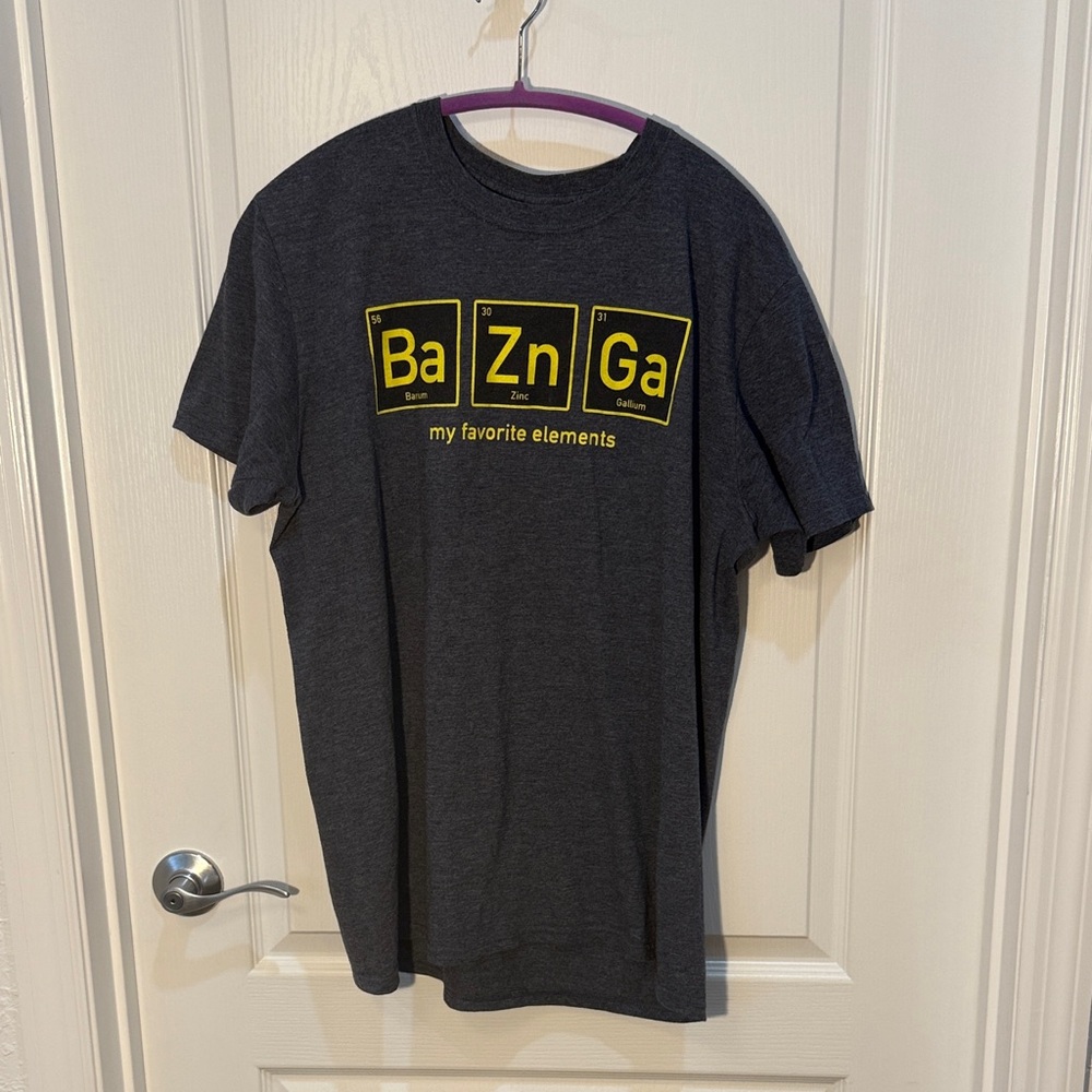 Gildan Dark Blue T-Shirt with Yellow Accents Big Bang Theory Ba Zn Ga Size L